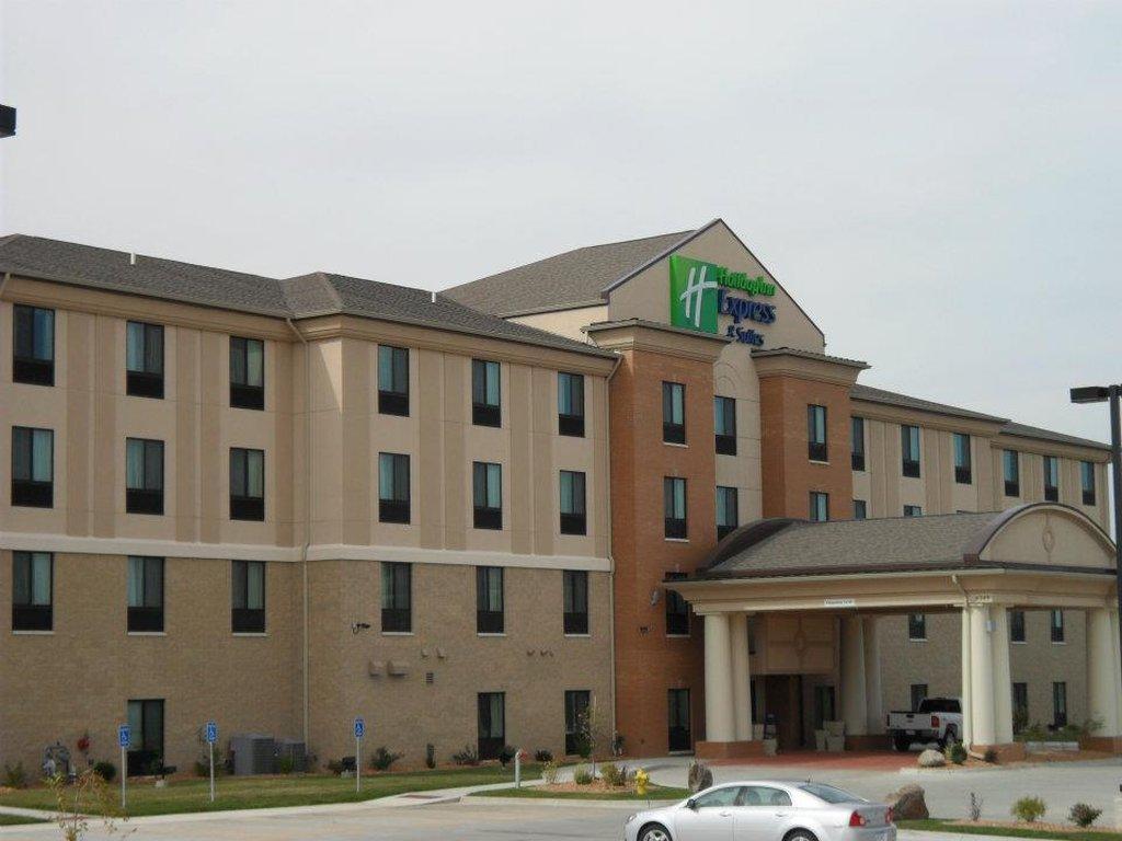 Holiday Inn Express And Suites Urbandale Des Moines, An Ihg Hotel Dış mekan fotoğraf