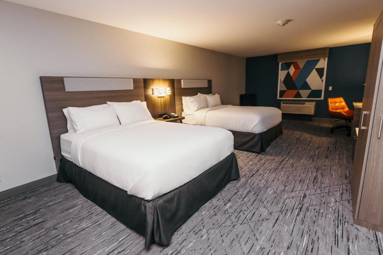 Holiday Inn Express And Suites Urbandale Des Moines, An Ihg Hotel Dış mekan fotoğraf