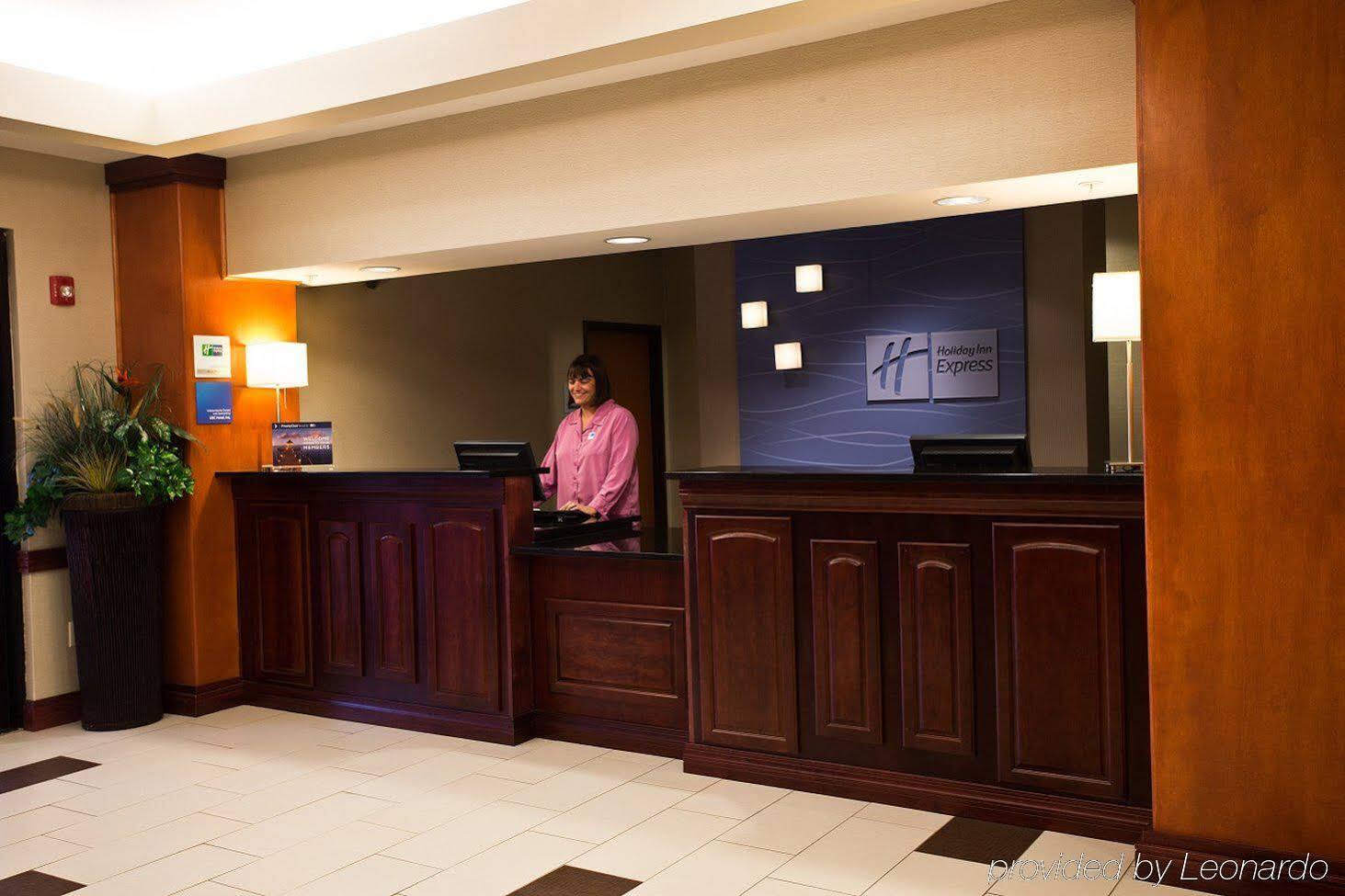 Holiday Inn Express And Suites Urbandale Des Moines, An Ihg Hotel Dış mekan fotoğraf