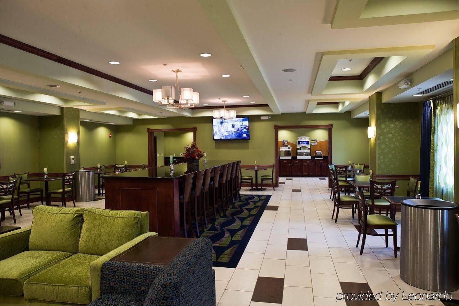 Holiday Inn Express And Suites Urbandale Des Moines, An Ihg Hotel Dış mekan fotoğraf